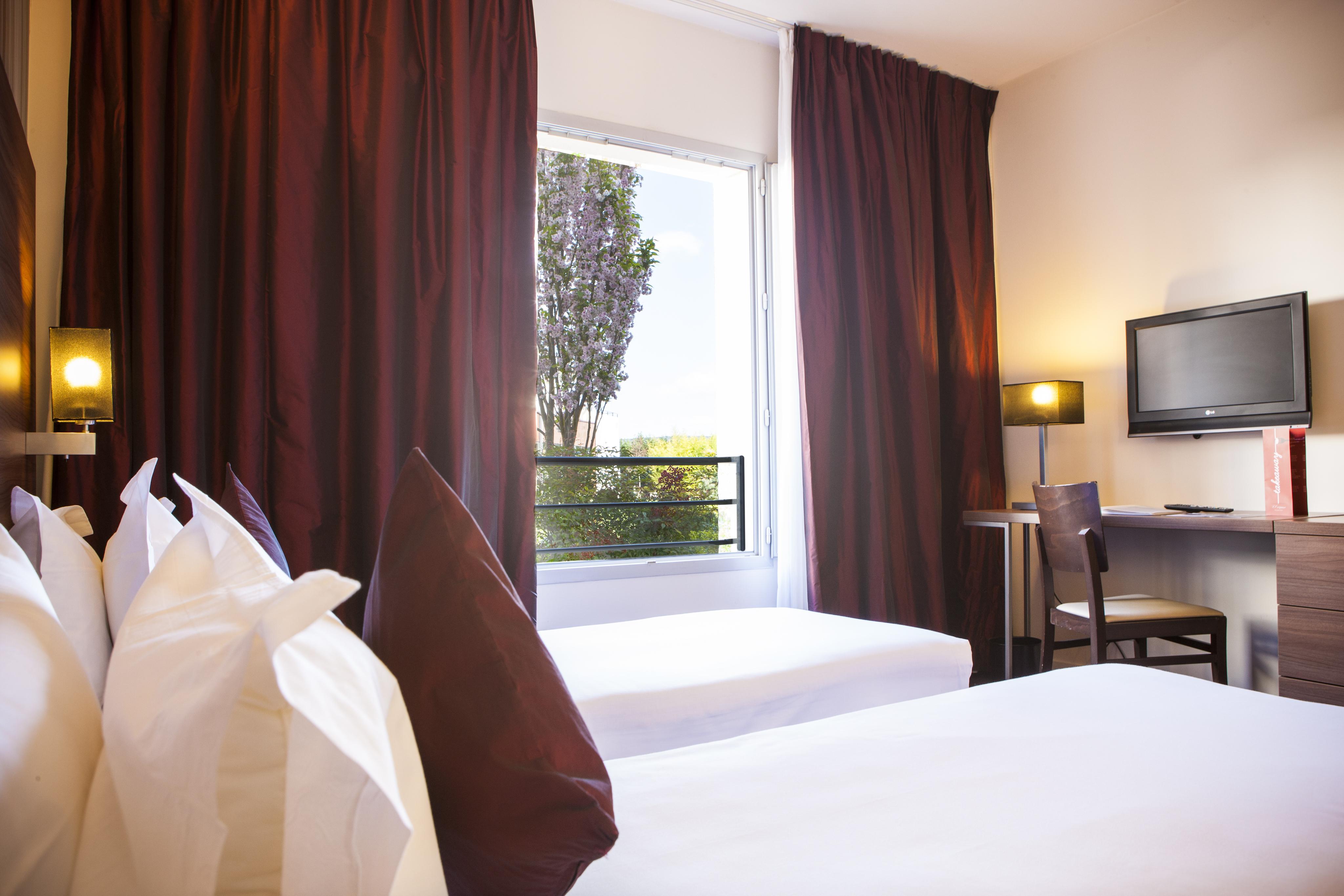Paxton Paris Mlv Hotel
